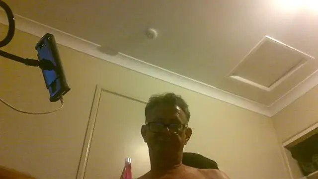 butseriouslykahnt online show from January 21, 2025, 6:45 pm