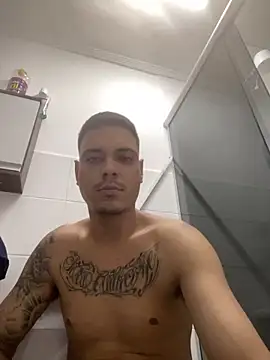 guiii012 online show from April 28, 2026, 8:52 am