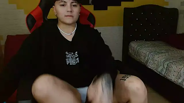 isabeautyx19 online show from December 4, 2025, 4:22 am