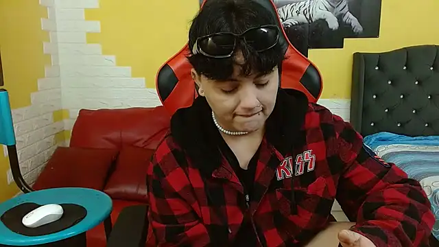 isabeautyx19 online show from December 17, 2025, 2:28 am