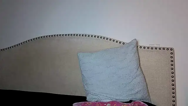 xoxcatt online show from February 1, 2026, 7:51 am