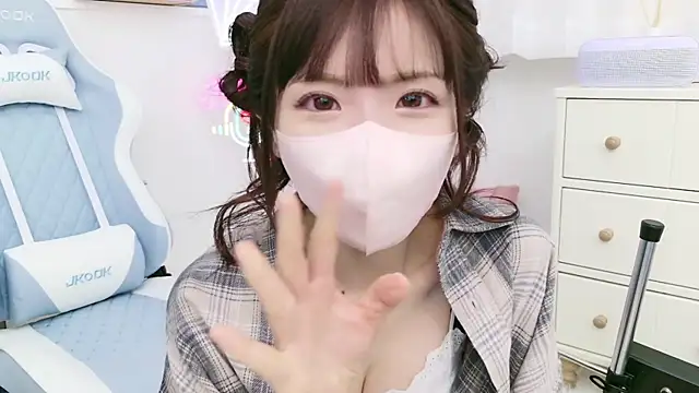 -minami- online show from March 22, 2025, 12:04 pm