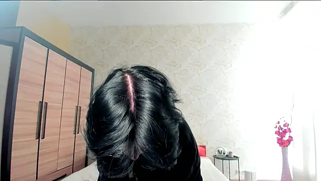 JulisSweet online show from February 10, 2025, 7:36 am