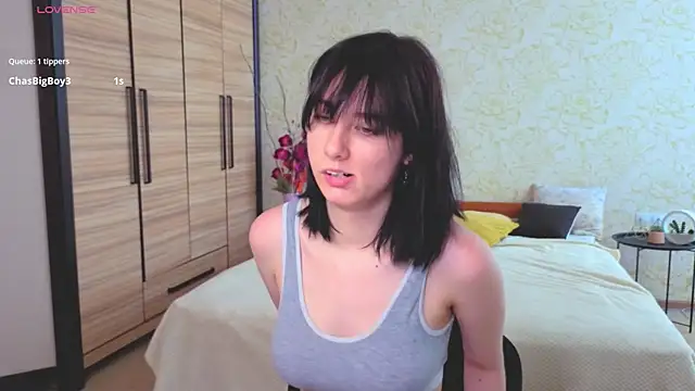 JulisSweet online show from September 11, 2025, 12:38 pm