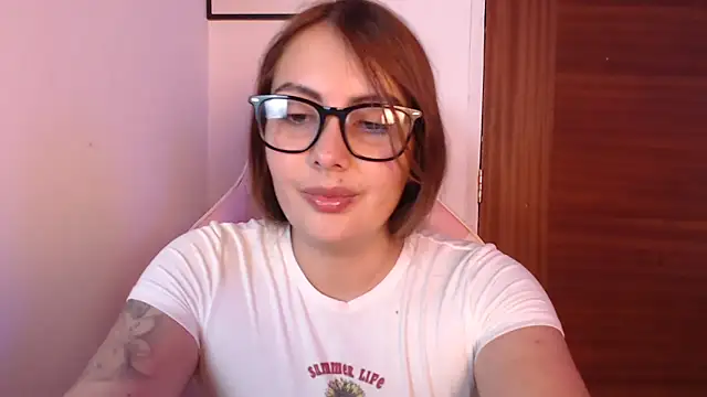 lalawhitte online show from April 10, 2026, 8:46 pm