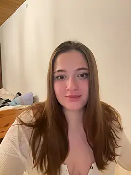 Kamilla Loop online show from January 12, 2025, 9:08 pm