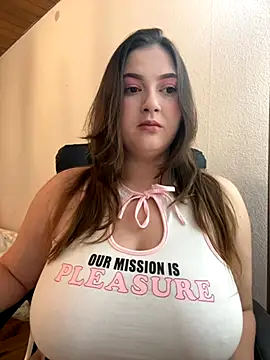 Kamilla Loop online show from October 17, 2025, 9:06 pm