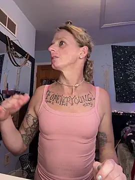 Snapshot of Cutetrans90 chatting on January 12, 2025, 8:03 pm Cutetrans90 online show from January 12, 2025, 8:03 pm