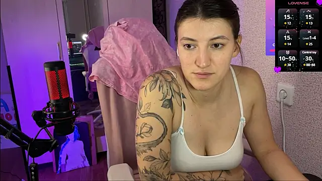 Katrin  kiss online show from February 25, 2025, 7:03 pm