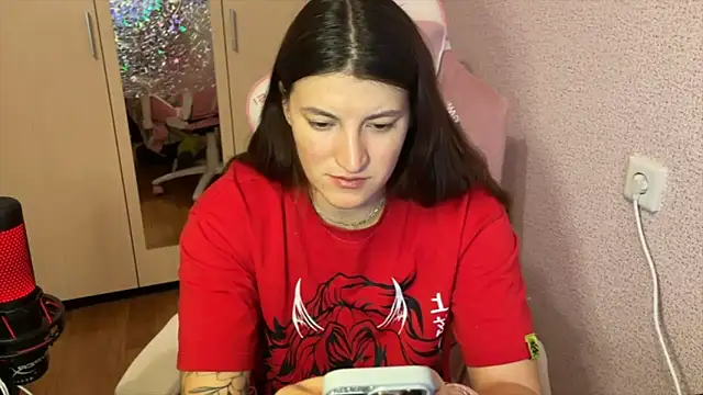 Katrin  kiss online show from February 12, 2026, 4:46 pm