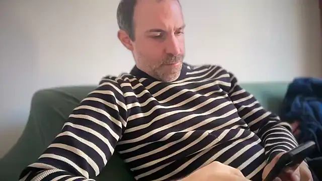 Snapshot of Brianjonest chatting on February 25, 2026, 12:26 pm Brianjonest online show from February 25, 2026, 12:26 pm