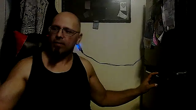 KrazyLegz online show from September 22, 2025, 2:35 am