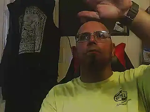 KrazyLegz online show from September 22, 2025, 10:45 pm