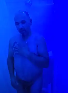 KrazyLegz online show from October 3, 2025, 12:07 am