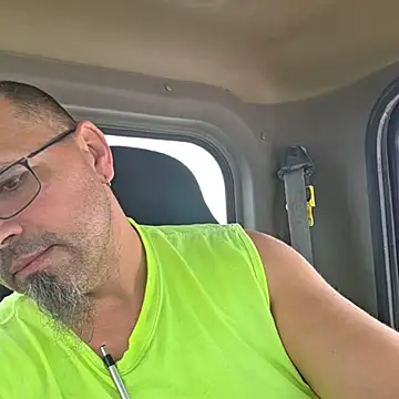 KrazyLegz online show from October 17, 2025, 8:44 pm