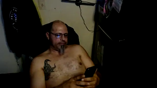 KrazyLegz online show from April 13, 2026, 3:50 pm