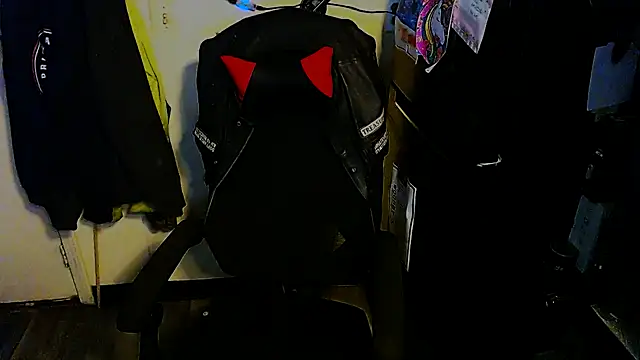 KrazyLegz online show from April 19, 2026, 6:10 pm