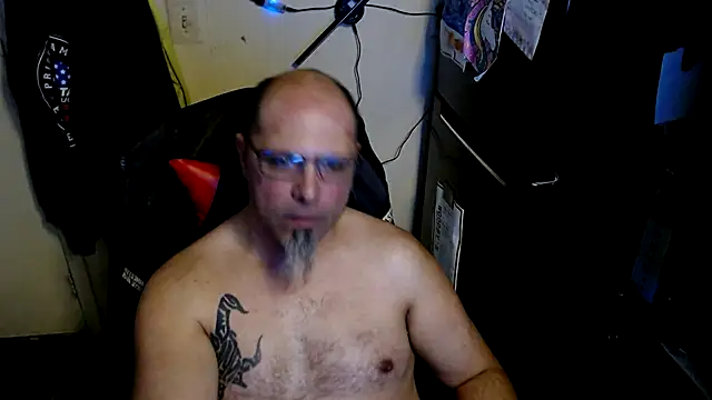 KrazyLegz online show from April 20, 2026, 10:22 pm