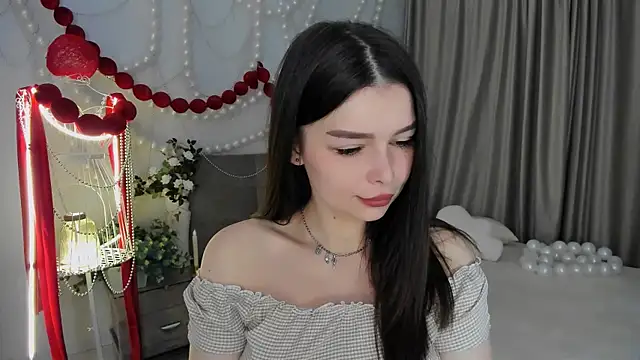 ContinentOfTranquility online show from April 7, 2026, 1:06 am