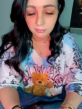 ReiyaRey online show from February 4, 2026, 10:47 pm