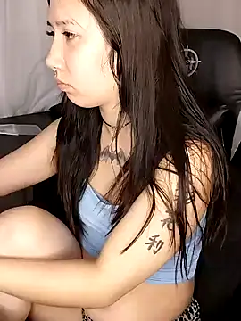 Snapshot of Japabaixinha chatting on January 2, 2025, 2:43 am Japabaixinha online show from January 2, 2025, 2:43 am