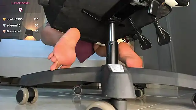 bella1207 online show from February 19, 2025, 10:20 pm