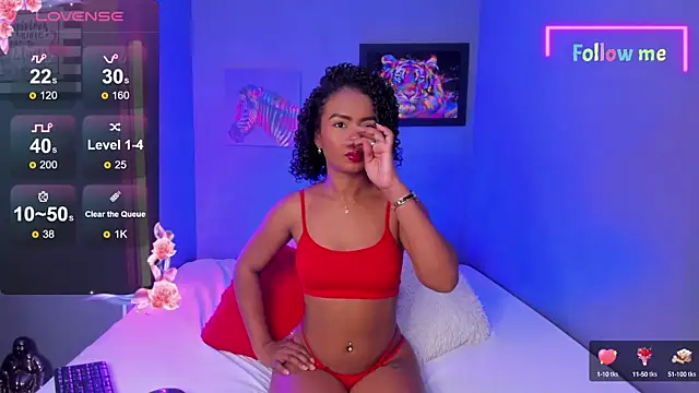 EmmaSmith06 online show from December 12, 2024, 5:15 pm
