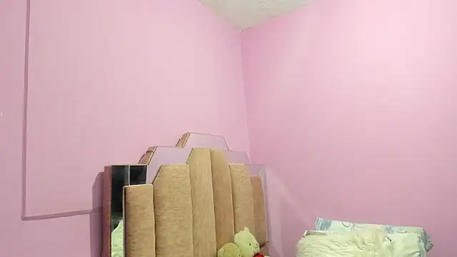 LoveQueen2 online show from September 9, 2025, 11:43 am