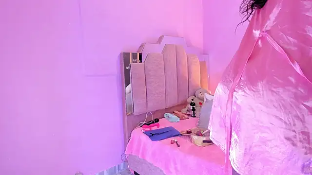 LoveQueen2 online show from September 16, 2025, 11:33 am