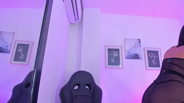 emelie 89 online show from March 8, 2025, 4:39 pm