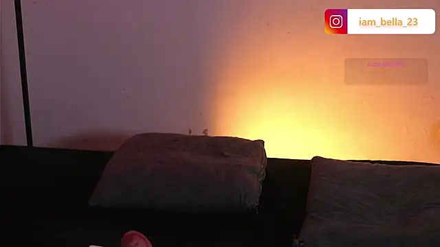 Snapshot of yourtoybella chatting on February 23, 2026, 6:05 pm yourtoybella online show from February 23, 2026, 6:05 pm