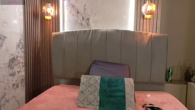 Danielaa a online show from October 12, 2025, 1:26 am