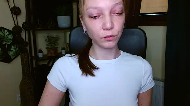 EmillyPlay online show from March 7, 2026, 7:38 am