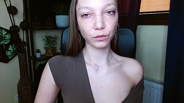 EmillyPlay online show from March 25, 2026, 6:30 am