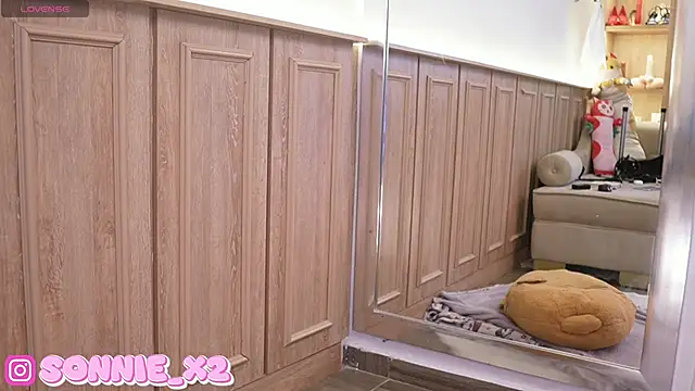 Sonnie  online show from February 12, 2025, 11:51 am