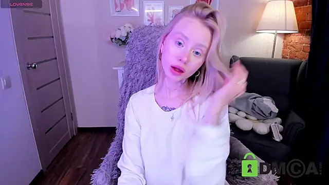 Snapshot of MalenaErnman chatting on January 20, 2025, 1:21 pm MalenaErnman online show from January 20, 2025, 1:21 pm