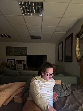 Snapshot of hardmecl chatting on January 8, 2025, 9:44 pm hardmecl online show from January 8, 2025, 9:44 pm