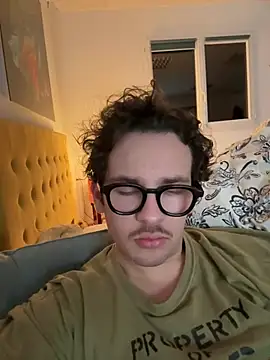 Snapshot of hardmecl chatting on March 7, 2025, 9:17 pm hardmecl online show from March 7, 2025, 9:17 pm