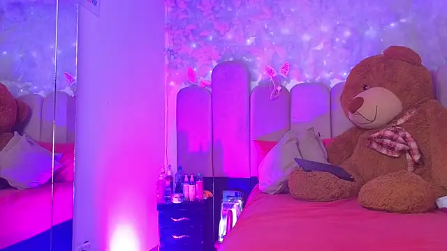 puca ebony online show from October 4, 2025, 7:45 pm