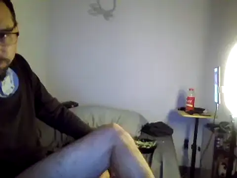 Iliketocooksquirt25 online show from March 7, 2025, 7:41 am