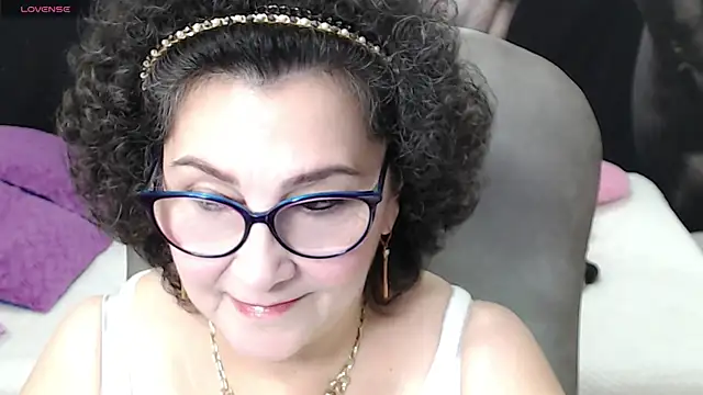 Snapshot of cataleya_mom chatting on March 2, 2025, 12:20 am cataleya mom online show from March 2, 2025, 12:20 am
