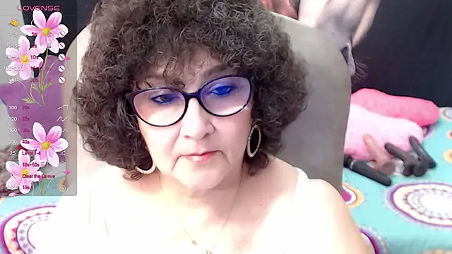 Snapshot of cataleya_mom chatting on March 21, 2025, 1:45 pm cataleya mom online show from March 21, 2025, 1:45 pm