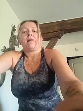 lady charlyne online show from February 26, 2025, 9:32 am