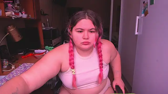 Freakcute  online show from December 19, 2024, 11:07 am