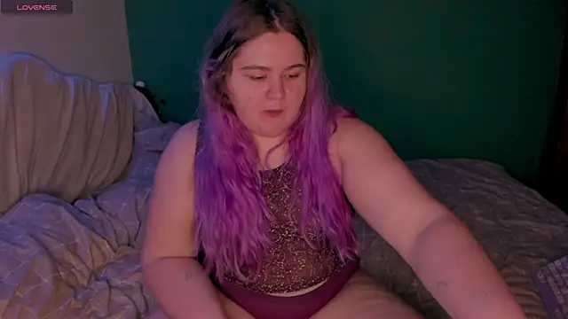 Freakcute  online show from February 4, 2025, 9:31 pm