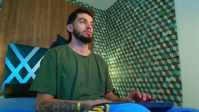 Snapshot of Michael_magno chatting on October 25, 2025, 8:25 pm Michael magno online show from October 25, 2025, 8:25 pm