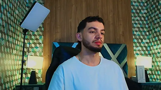 Snapshot of Michael_magno chatting on November 4, 2025, 11:20 am Michael magno online show from November 4, 2025, 11:20 am