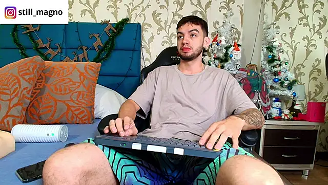 Snapshot of Michael_magno chatting on December 4, 2025, 12:25 pm Michael magno online show from December 4, 2025, 12:25 pm