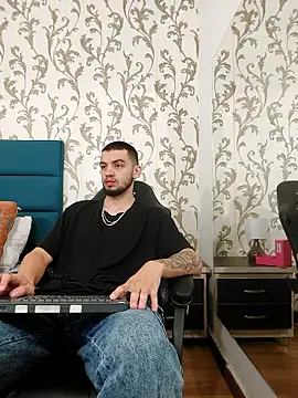 Snapshot of Michael_magno chatting on January 15, 2026, 10:42 am Michael magno online show from January 15, 2026, 10:42 am