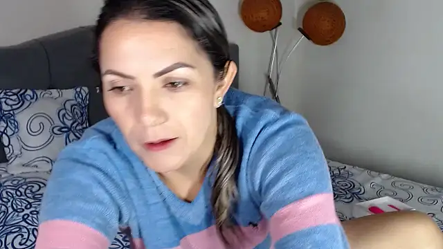 Chantal hott online show from September 24, 2025, 2:53 pm